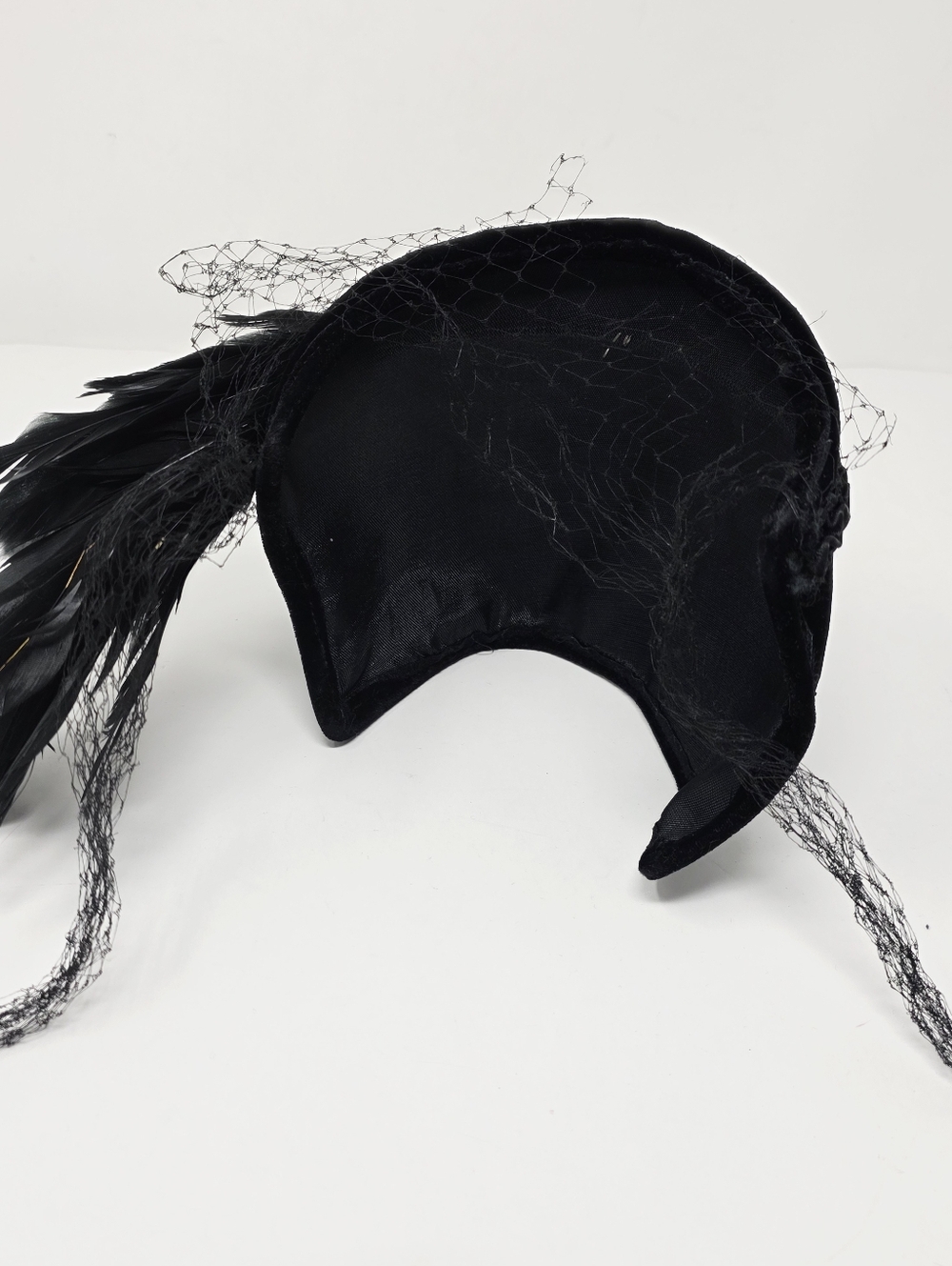 Vintage Black Velvet mesh and feather 1950s Style hat in good condition